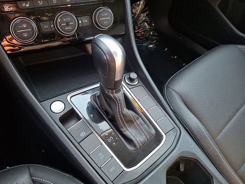 Used 2021 Volkswagen Jetta SE w/ SE Cold Weather Package image 16