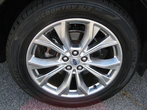 Used 2020 Ford Explorer Limited RWD image 9
