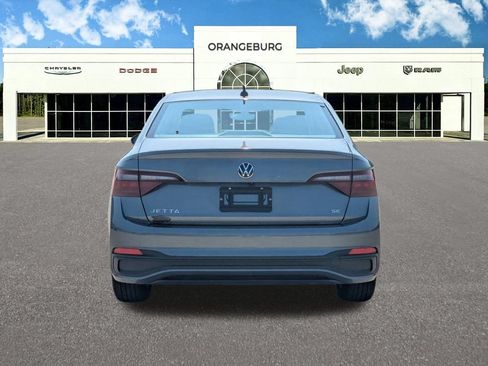 Used 2024 Volkswagen Jetta SE FWD image 7