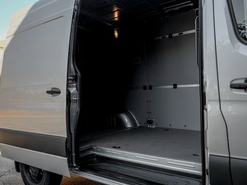 New 2026 Mercedes-Benz Sprinter 2500 image 10
