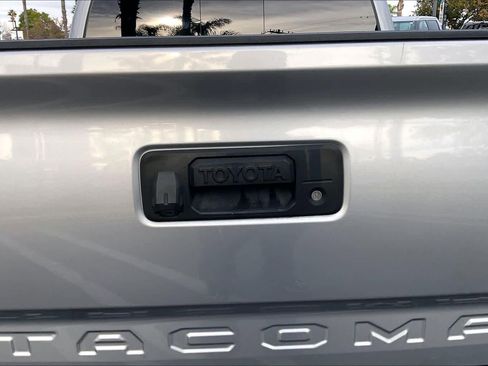 Certified 2020 Toyota Tacoma SR5 image 30