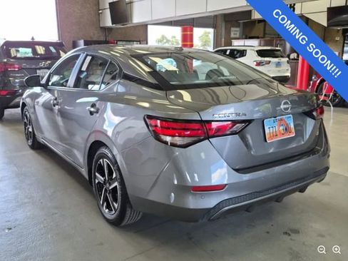 Used 2024 Nissan Sentra SV image 3