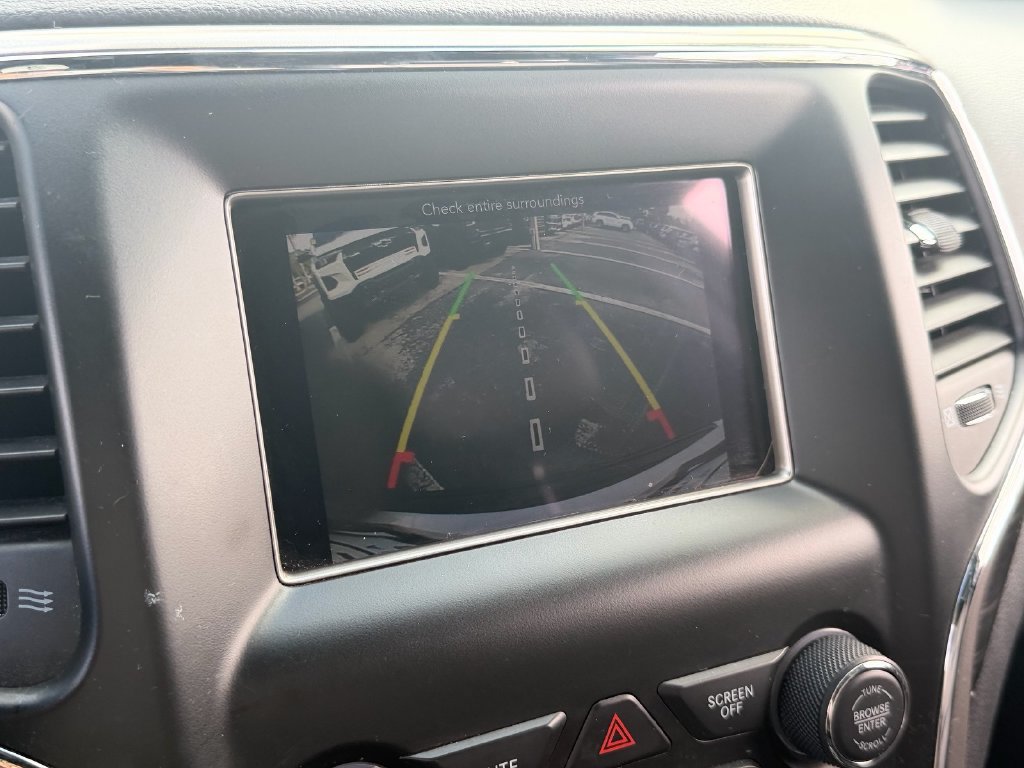 Used 2019 Jeep Grand Cherokee Laredo RWD image 23