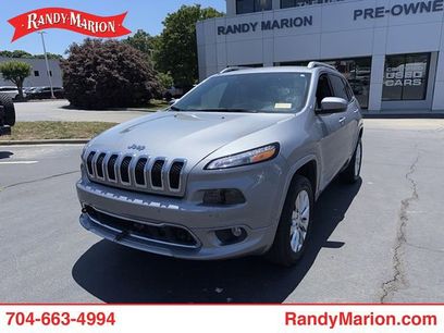 Used 2017 Jeep Cherokee Overland w/ Technology Group