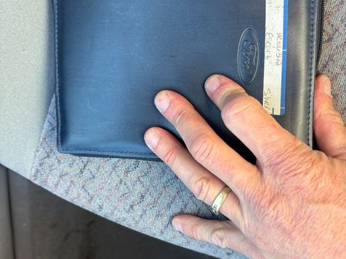 Used 2001 Ford Escort Sedan image 21