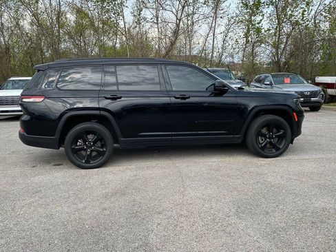 Used 2023 Jeep Grand Cherokee L Laredo image 8