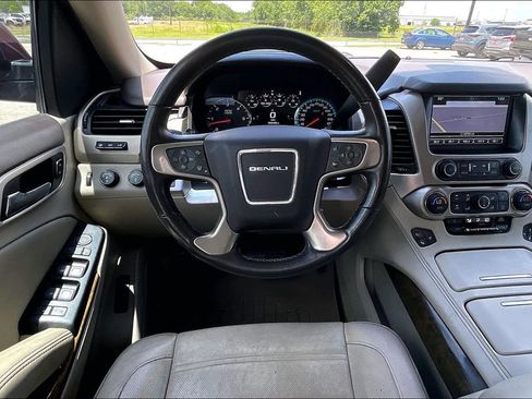 Used 2017 GMC Yukon Denali AWD/4WD image 8