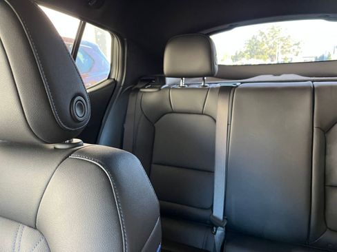 Used 2025 Buick Envista Sport Touring image 39