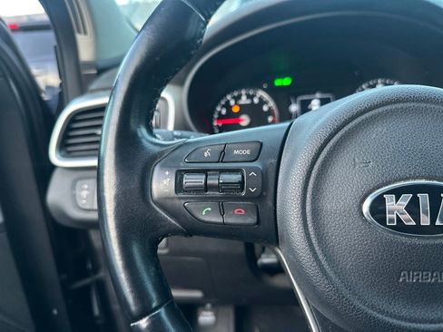 Used 2016 Kia Sorento LX w/ LX Convenience Package image 12