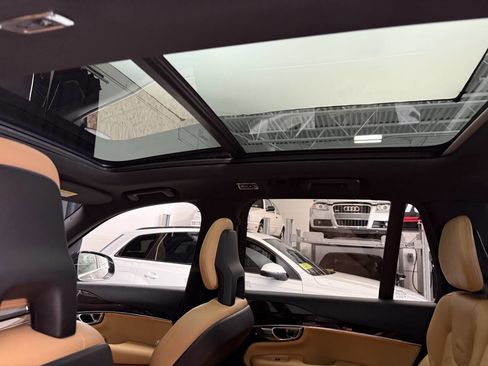 Used 2016 Volvo XC90 T6 Momentum w/ Momentum Plus Package image 23
