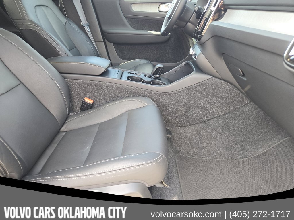 Certified 2025 Volvo XC40 B5 Core AWD/4WD image 15