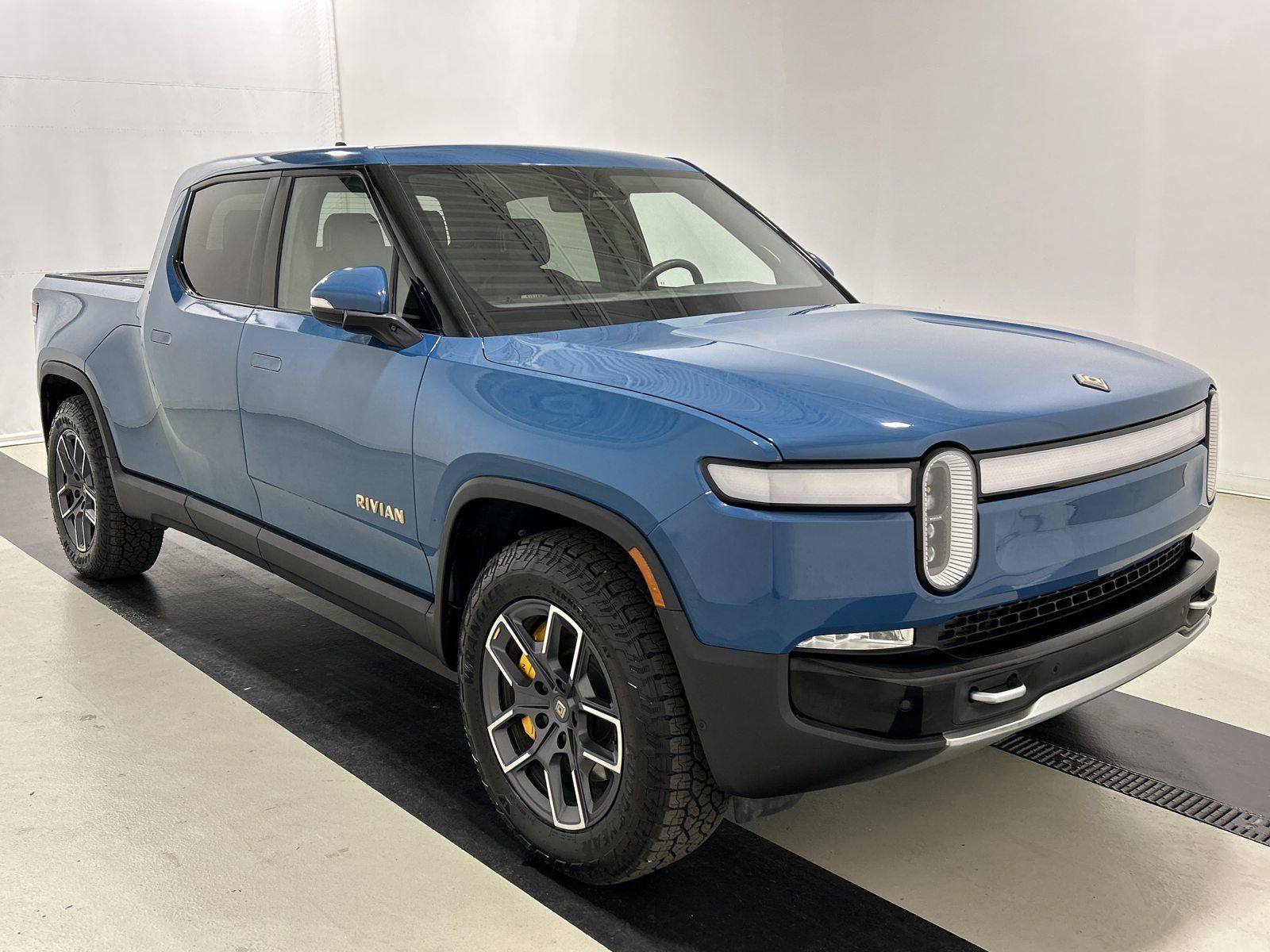 Used 2022 Rivian R1T Adventure AWD/4WD image 7