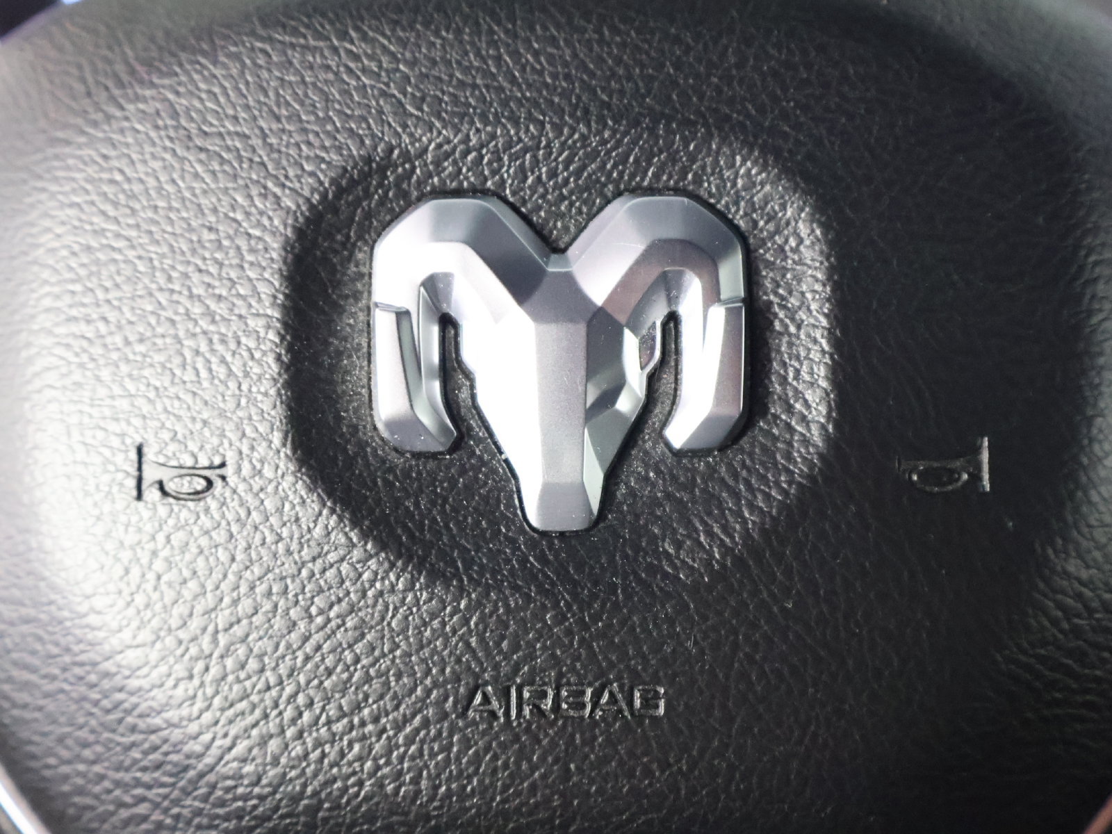 Used 2026 RAM 2500 Laramie AWD/4WD image 38