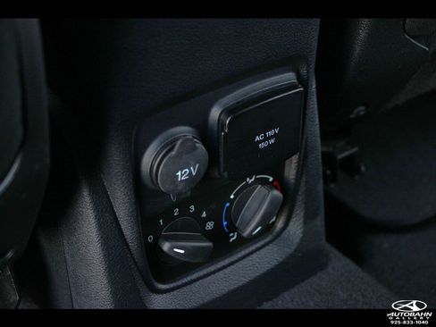 Used 2019 Ford Transit Connect XLT FWD image 34