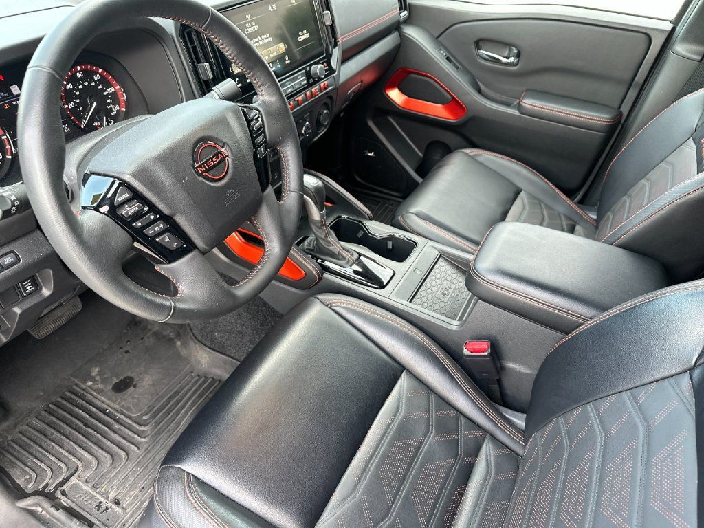 Used 2025 Nissan Frontier PRO-4X w/ Pro Premium Package AWD/4WD image 9