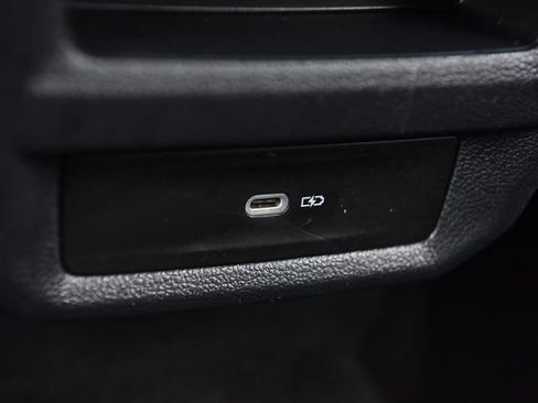 Used 2025 Volkswagen Taos SE AWD/4WD image 23