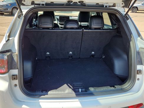 Used 2023 Jeep Compass Limited image 8