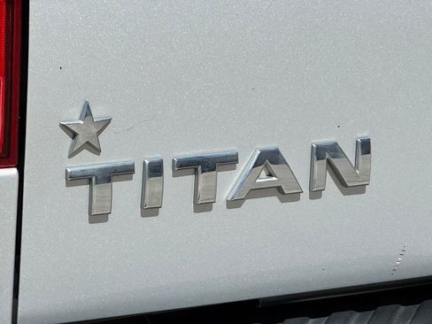 Used 2011 Nissan Titan SV RWD image 13