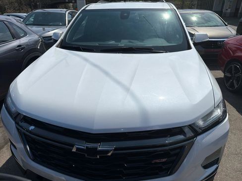 Used 2023 Chevrolet Traverse RS image 2