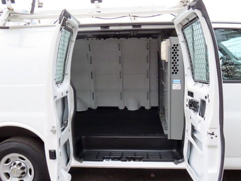 Used 2013 Chevrolet Express 2500 image 12