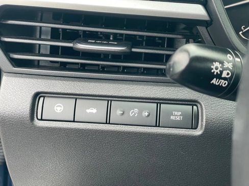 Certified 2023 Nissan Altima 2.0 SR FWD image 13