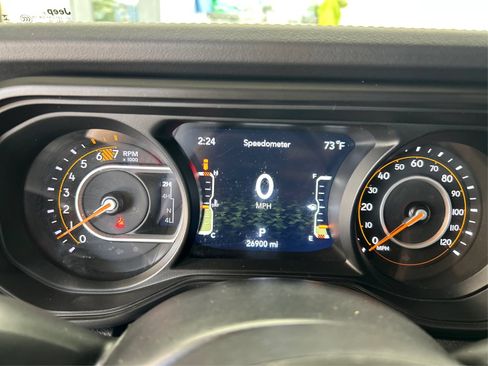 Used 2024 Jeep Wrangler Unlimited Rubicon w/ Capability Package AWD/4WD image 16