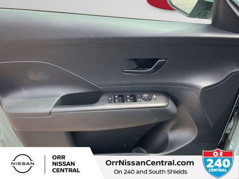 Used 2025 Hyundai Kona SEL AWD/4WD image 16