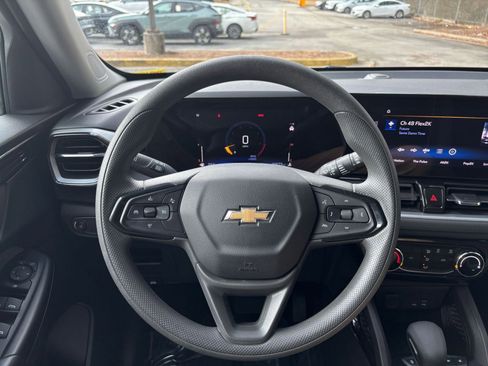 Used 2025 Chevrolet TrailBlazer LT image 31