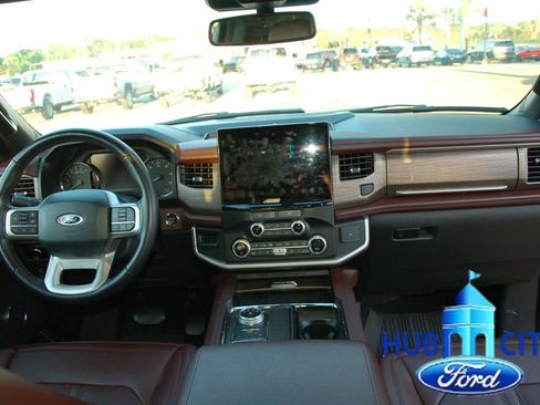 Used 2024 Ford Expedition Limited RWD image 17
