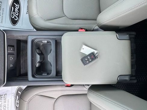 Used 2023 Land Rover Defender 90 S image 19