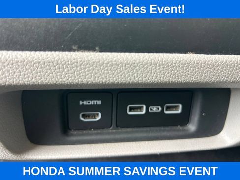 Used 2022 Honda Odyssey Elite image 17