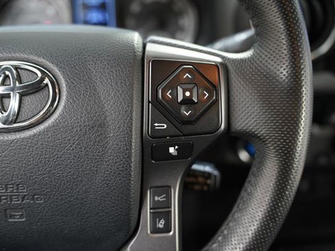 Used 2018 Toyota Tacoma TRD Sport image 16