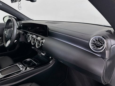 Used 2025 Mercedes-Benz CLA 250 image 30