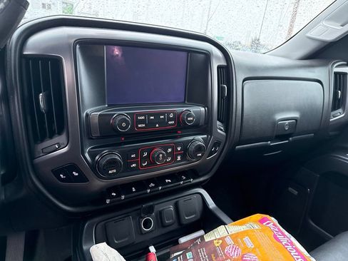 Used 2014 GMC Sierra 1500 SLT w/ All-Terrain Package AWD/4WD image 11