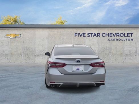Used 2022 Toyota Camry XSE image 7