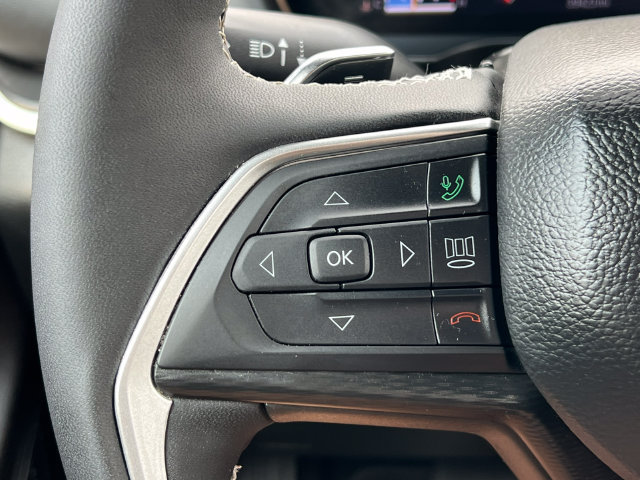 Used 2025 Jeep Grand Cherokee Laredo X w/ Luxury Tech Group I AWD/4WD image 20