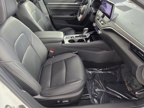 Used 2024 Nissan Altima 2.5 SL FWD image 30