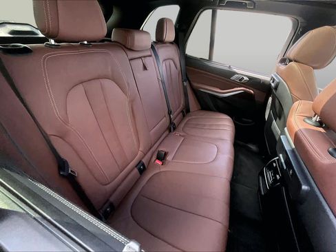 Used 2021 BMW X5 sDrive40i w/ M Sport Package RWD image 19