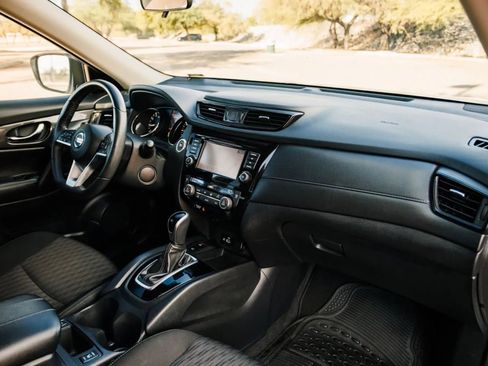 Used 2020 Nissan Rogue SV w/ Premium Package image 34