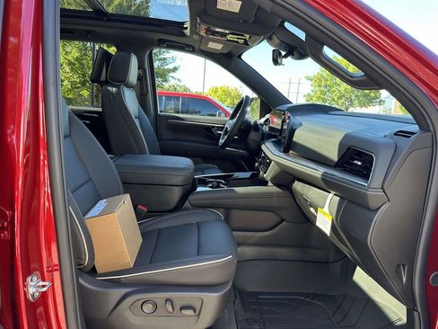 New 2026 Chevrolet Suburban Premier image 12