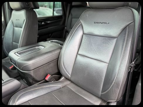 Used 2021 GMC Yukon Denali w/ LPO, Illumination Package AWD/4WD image 17