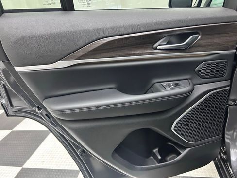 New 2026 Jeep Grand Cherokee Limited image 13