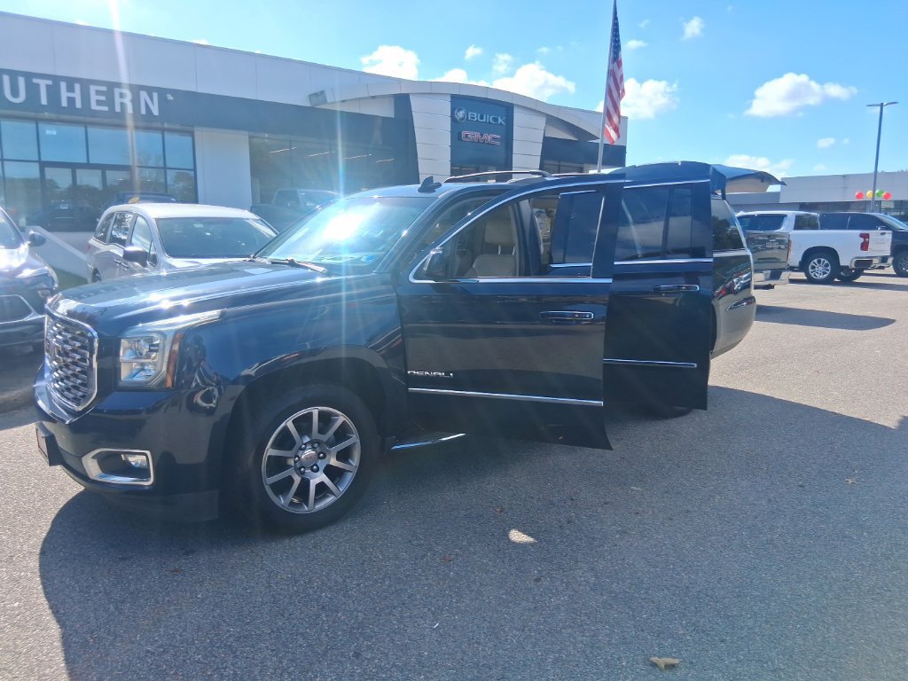 Used 2019 GMC Yukon XL Denali AWD/4WD image 22