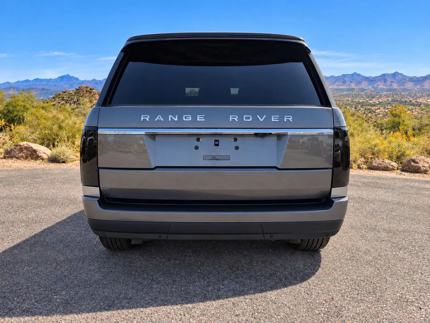 Used 2017 Land Rover Range Rover Long Wheelbase Supercharged AWD/4WD image 4