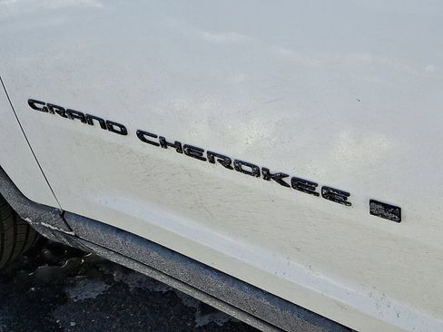 Certified 2024 Jeep Grand Cherokee Altitude image 4