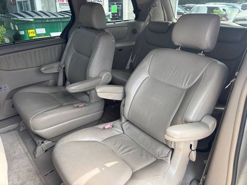 Used 2004 Toyota Sienna FWD image 13