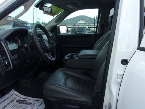 Used 2017 RAM 1500 Tradesman w/ Chrome Appearance Group RWD image 11
