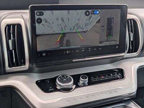 Used 2025 Ford Expedition Active RWD image 34