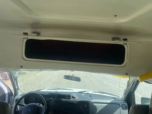 Used 2011 Ford E-250 and Econoline 250 Extended w/ PWR Group RWD image 13