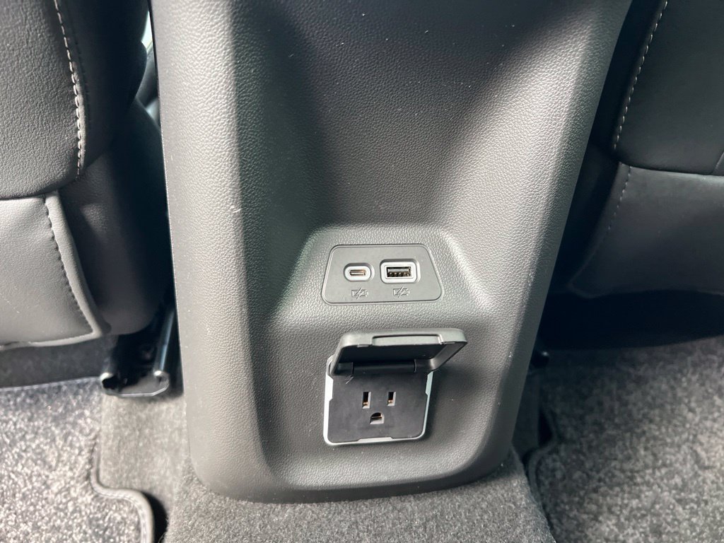 Used 2023 Buick Envision Avenir FWD image 30